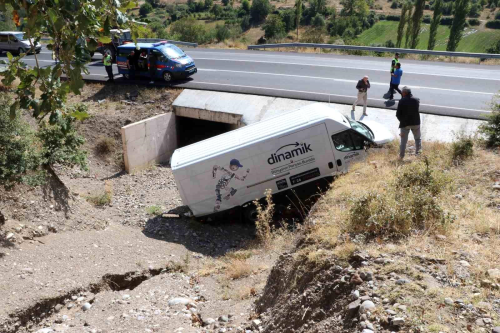 Amasya'da minibs menfeze utu, src yaraland