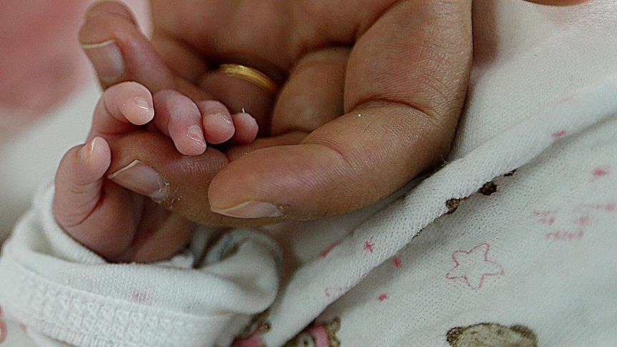 Ukrayna'da �� Ebeveynli Bebek Do�du
