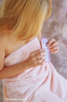Do�um kontrol haplar� kad�n�n yumurtal�klar�nda �retilen �strojen ve progesteron hormonlar�n�n laboratuvar ortam�nda �retilmi� t�revlerini i�eren ve d�zenli olarak kullan�ld�klar�nda gebeli�i olduk�a ba�ar�l� bir �ekilde �nleyen ila�lard�r. 