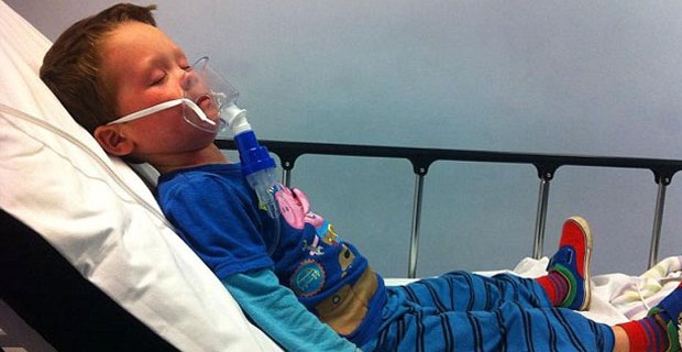 Egzama hastas� �ocu�un i� ac�tan yalvar���