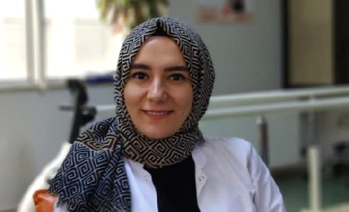 Uzman�ndan uyar�: b�y�me a�r�s�n� romatizmal hastal�klarla kar��t�rmay�n