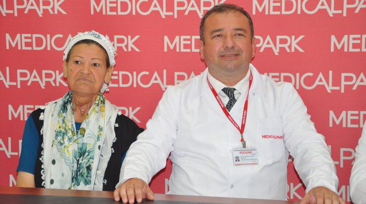 Yapay Dil Yap�lan Kad�n Konu�maya Ba�lad�